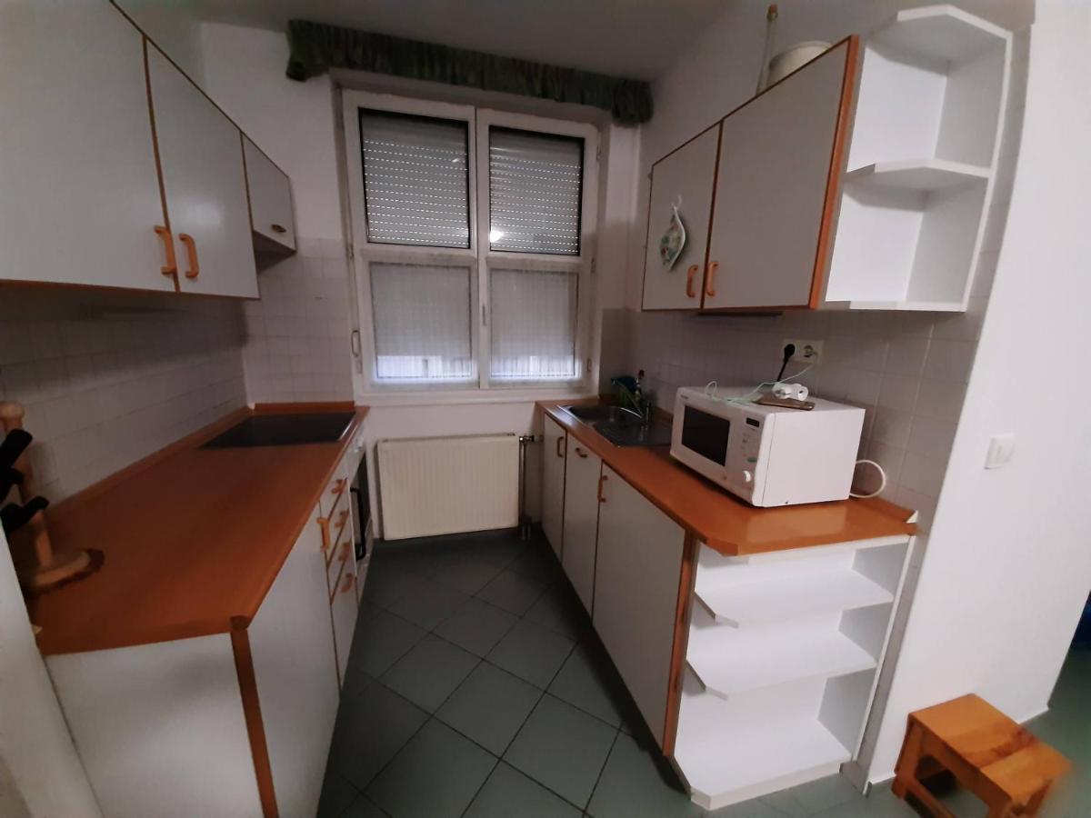 Max Thermal Apartman Heviz Bagian luar foto