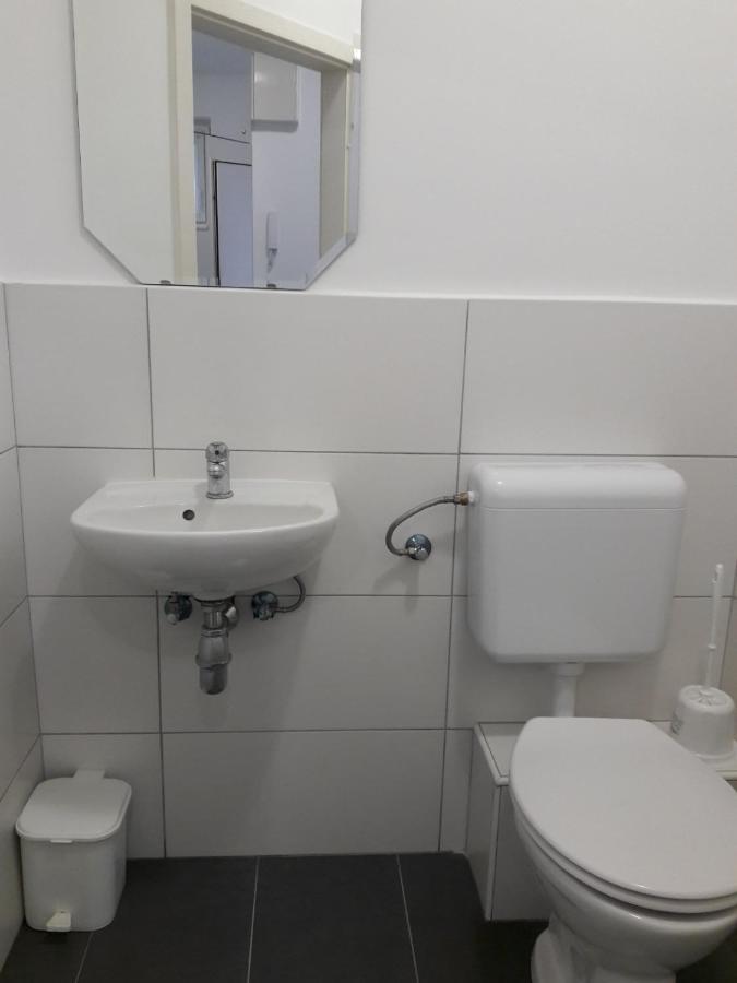 Max Thermal Apartman Heviz Bagian luar foto